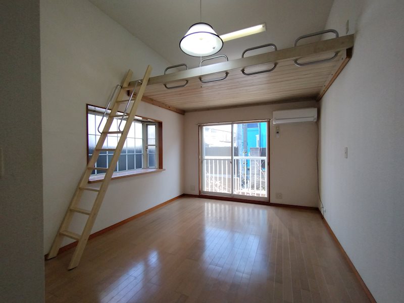 その他部屋・スペース　ロフト付きのゆとりあるお部屋です　※画像はクリーニング前のも