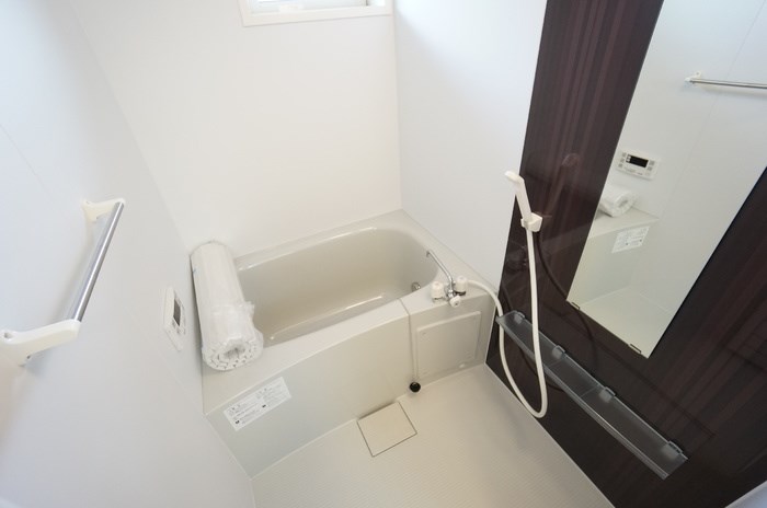 バス・シャワールーム　追い炊き機能付きのバスルーム