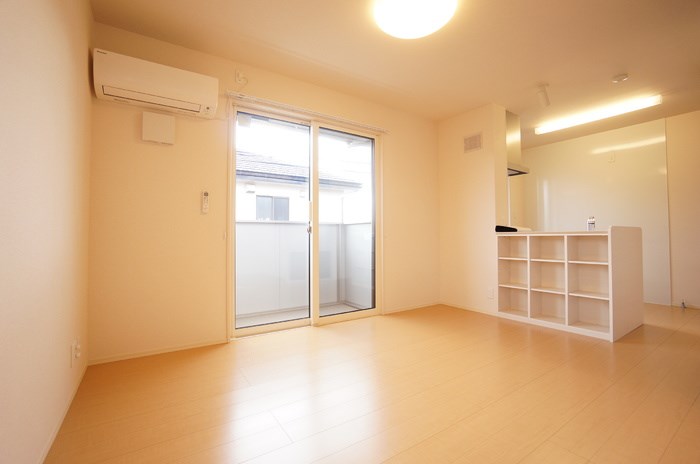 居室・リビング　南向きで陽あたりの良いお部屋