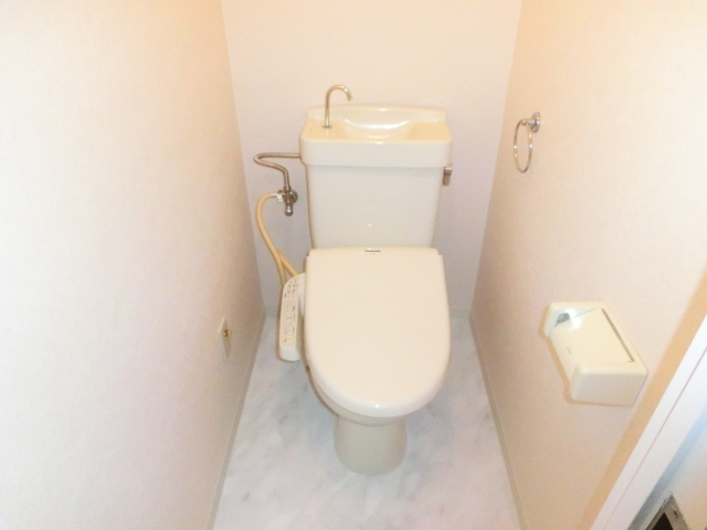 トイレ　※別のお部屋の写真です。現状を優先させます。