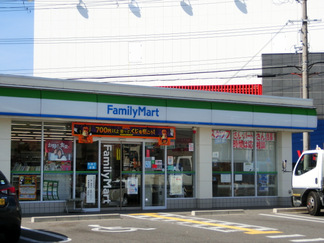 コンビニ　ファミリーマート（コンビニ）まで4335m