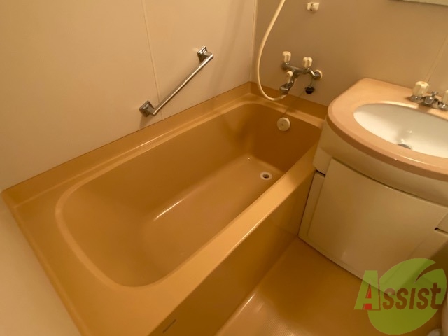 バス・シャワールーム　コチラで日々の疲れを癒し、リラックスしてください