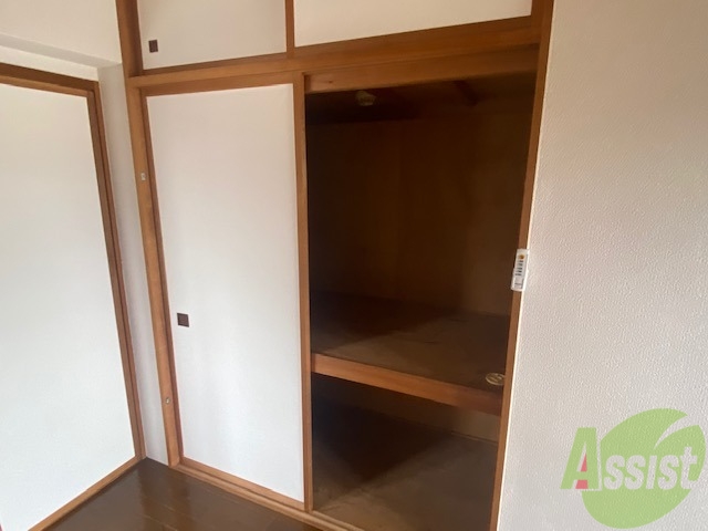 収納　収納はこちらのクローゼットをお使いください。