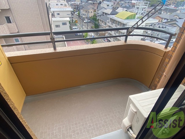 バルコニー　バルコニーは幅もしっかりあって洗濯物がはかどりそうですね。