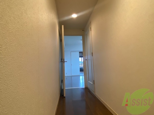 玄関　玄関から撮影しました。ダイニングへとつながっています。