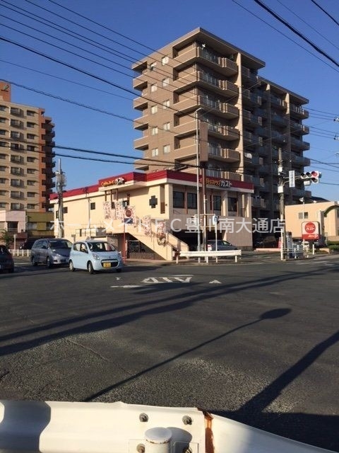 飲食店　ガスト豊川中央通店（飲食店）まで738m