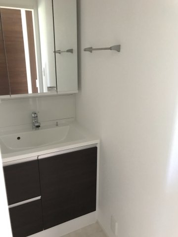 洗面設備　使いやすい洗面所です