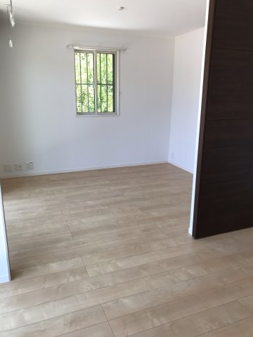 居室・リビング　こちらの居間で趣味の時間をお楽しみください