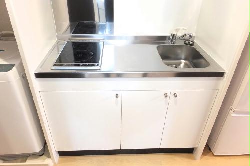 キッチン　ＩＨとラジエントを組み合わせた電気コンロです