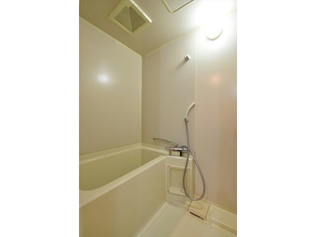 バス・シャワールーム　※写真は別号室のもの