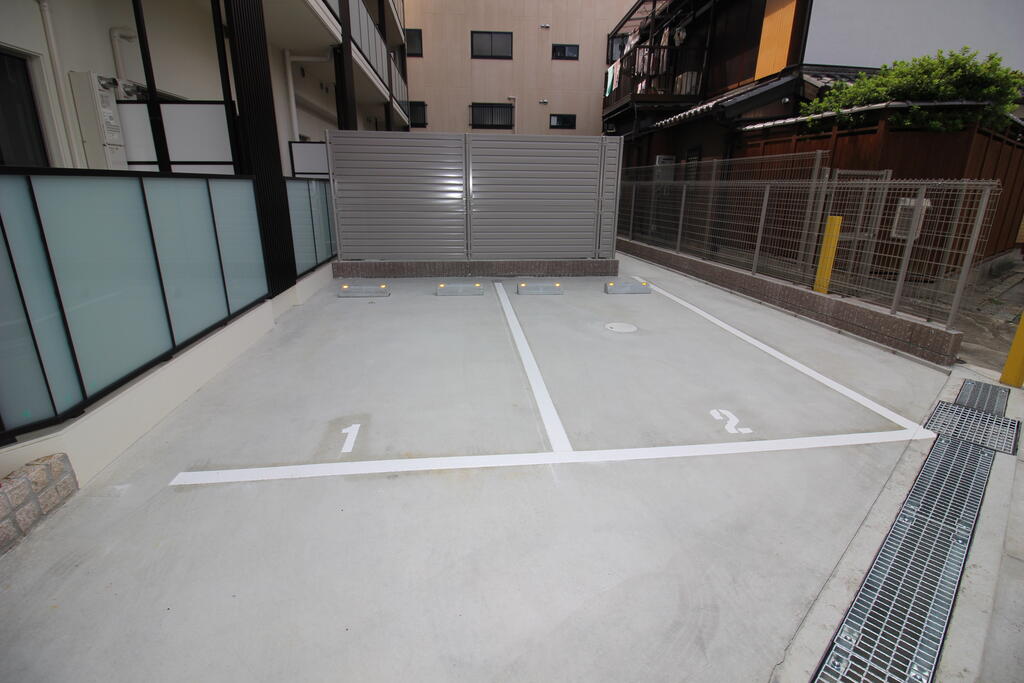 駐車場　駐車場：画像は同社類似物件の写真