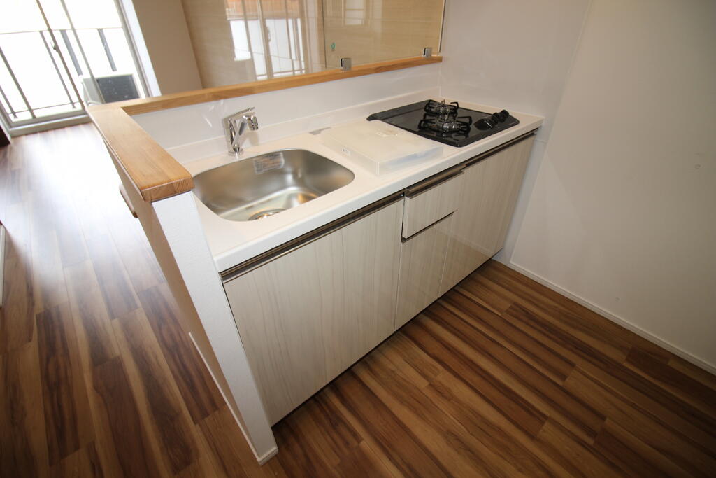 キッチン　キッチン：画像は同社類似物件の写真