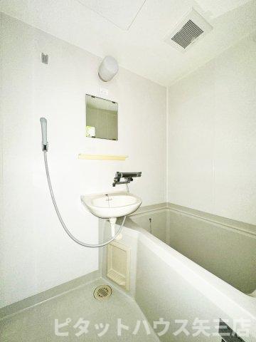 バス・シャワールーム　ゆったり過ごせるお風呂です