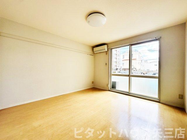 居室・リビング　ゆったりとした居間です