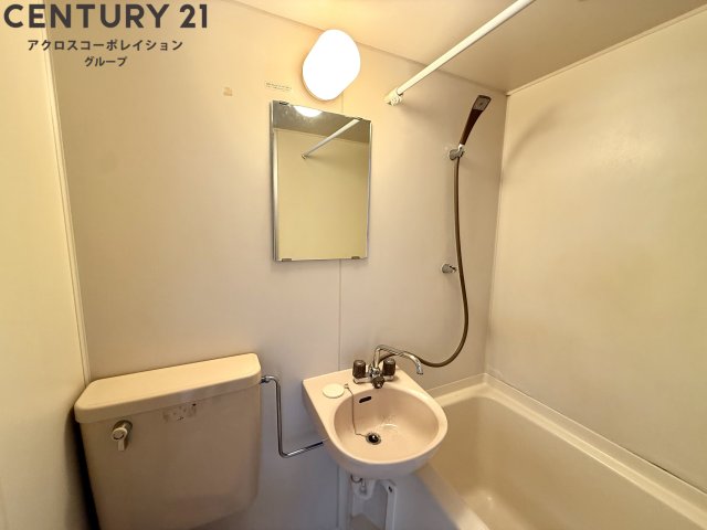 洗面設備　浴室内に洗面台あり！