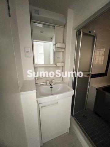 洗面設備　脱衣スペースもあります