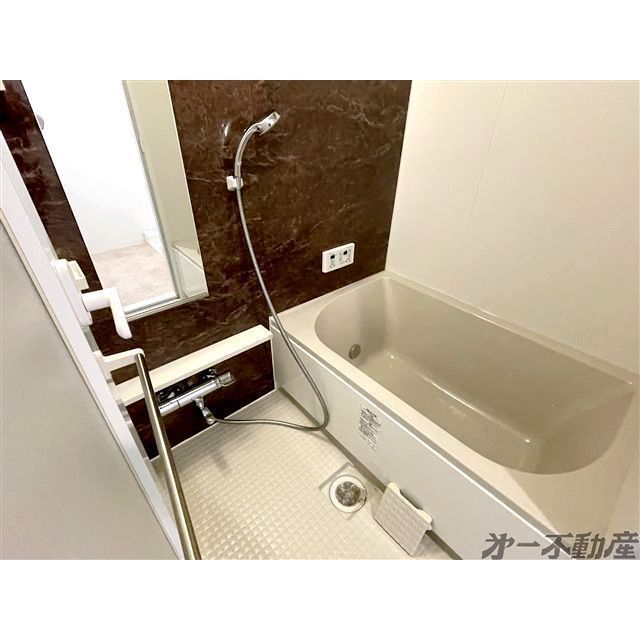 バス・シャワールーム　バスルーム