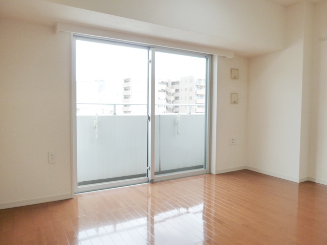 居室・リビング　内観1