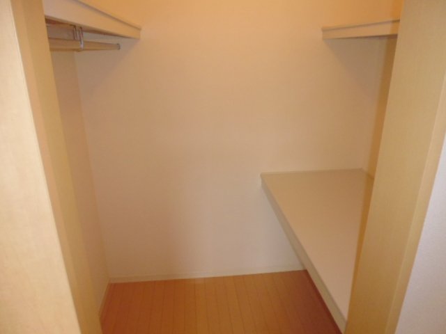 収納　ウォークインクローゼット
