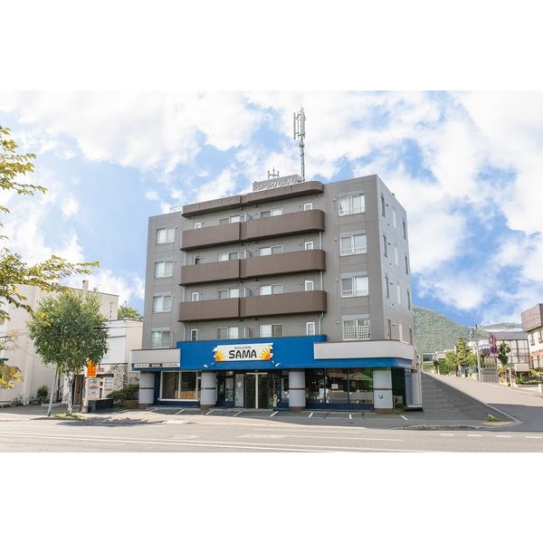 建物外観　広々3LDKでペット(犬・猫)飼育可能です！エレベータ付！