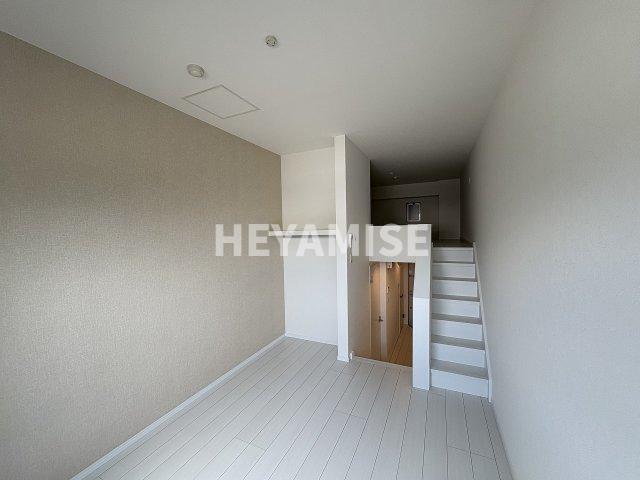 居室・リビング　※室内画像は同物件別号室のもの