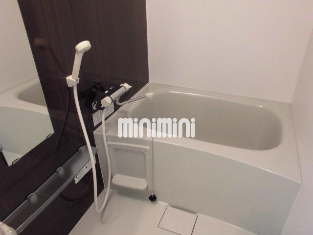 バス・シャワールーム　追い焚き付きのお風呂です