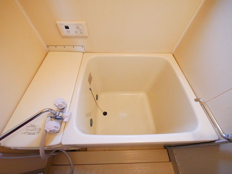 バス・シャワールーム　シャワー