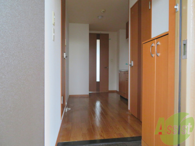 玄関　広い玄関で窮屈な感じもなくて嬉しいポイントです