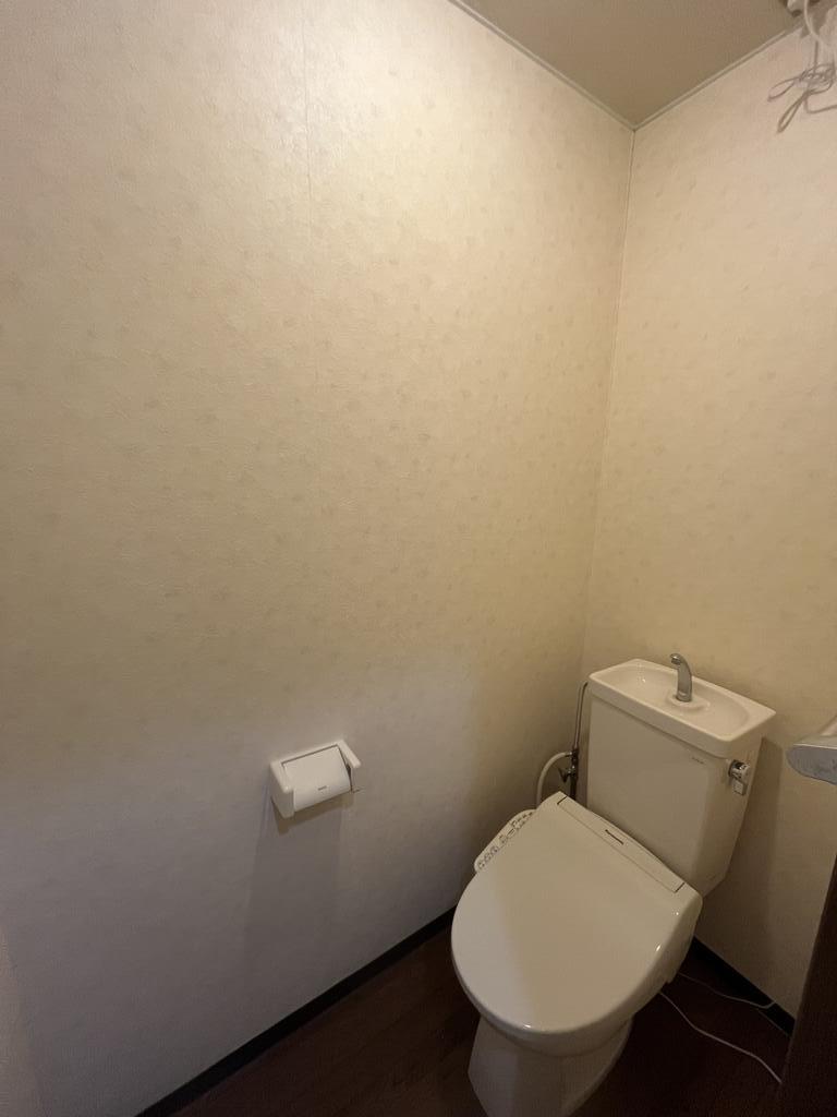 トイレ　温水洗浄便座