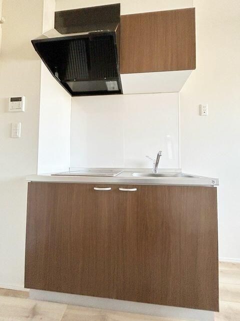 キッチン　※別号室の写真の場合がございます。現況優先