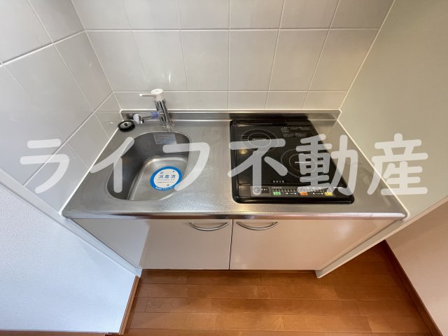 キッチン　コンパクトなキッチンで掃除もラクラク