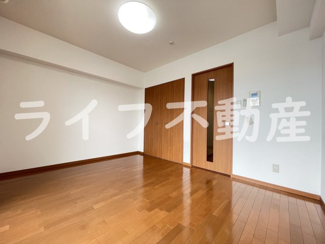 居室・リビング　個人の部屋や寝室として使える洋室です