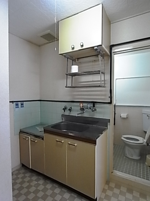 キッチン　お料理のしやすいガスコンロ設置型のキッチンです