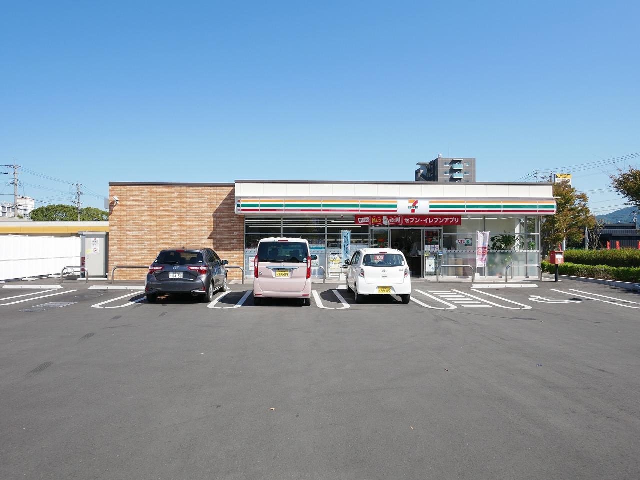 コンビニ　セブン-イレブン 武雄バイパス店（コンビニ）まで650m