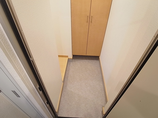 玄関　玄関部分には大容量シューズＢＯＸ完備