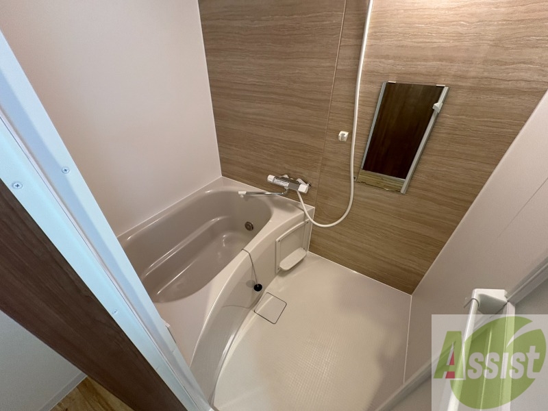 バス・シャワールーム　お風呂になります。一日の疲れを癒してくださいね。