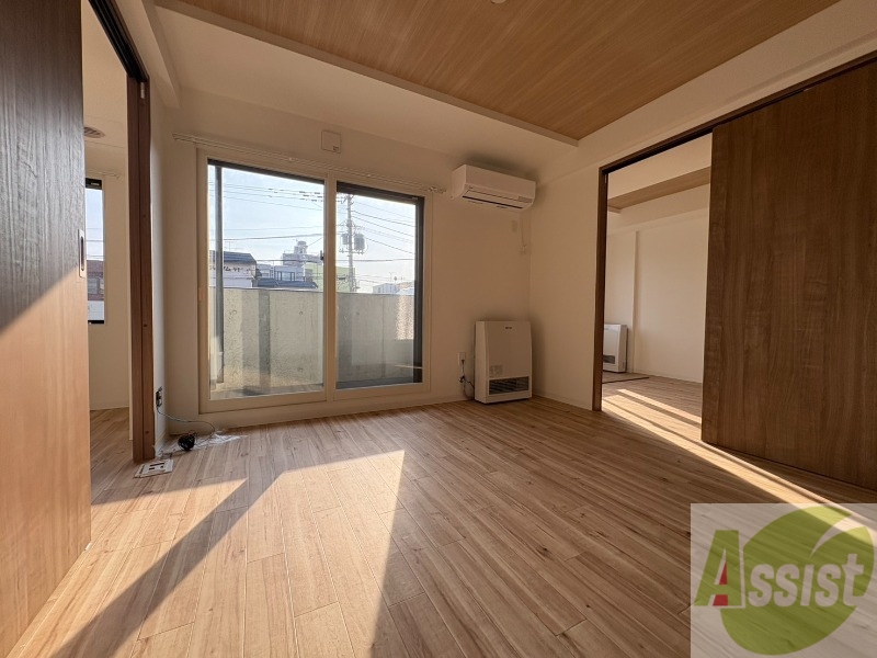 居室・リビング　広くてきれいなリビングです！快適に過ごせそうですね。