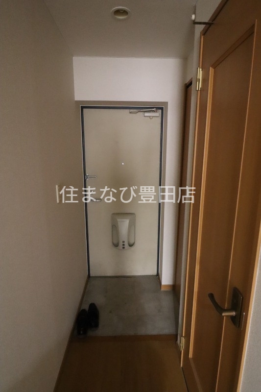 玄関　同型別部屋写真
