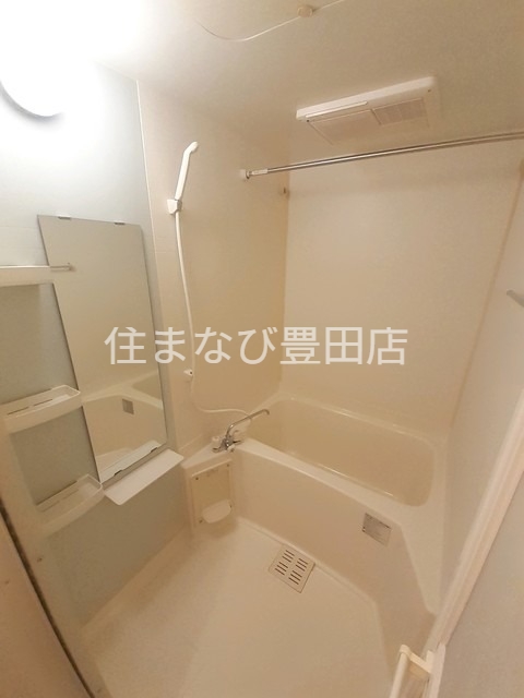 バス・シャワールーム　同型別部屋写真
