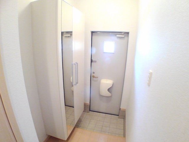 玄関　シンプルで使いやすい玄関です