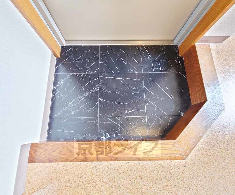 玄関　ゆとりのある玄関口です。