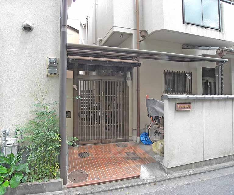 その他共有部分　共同の入口です。