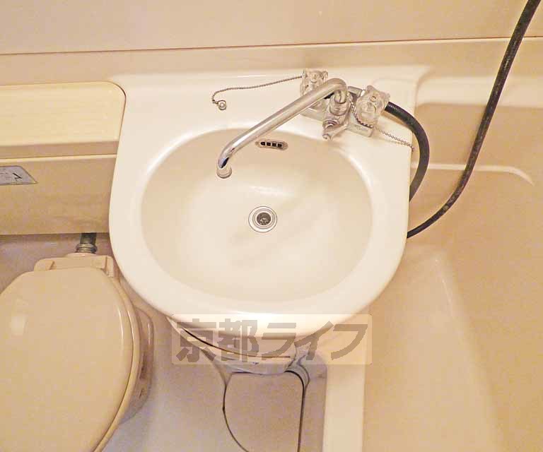 洗面設備　洗面台です。