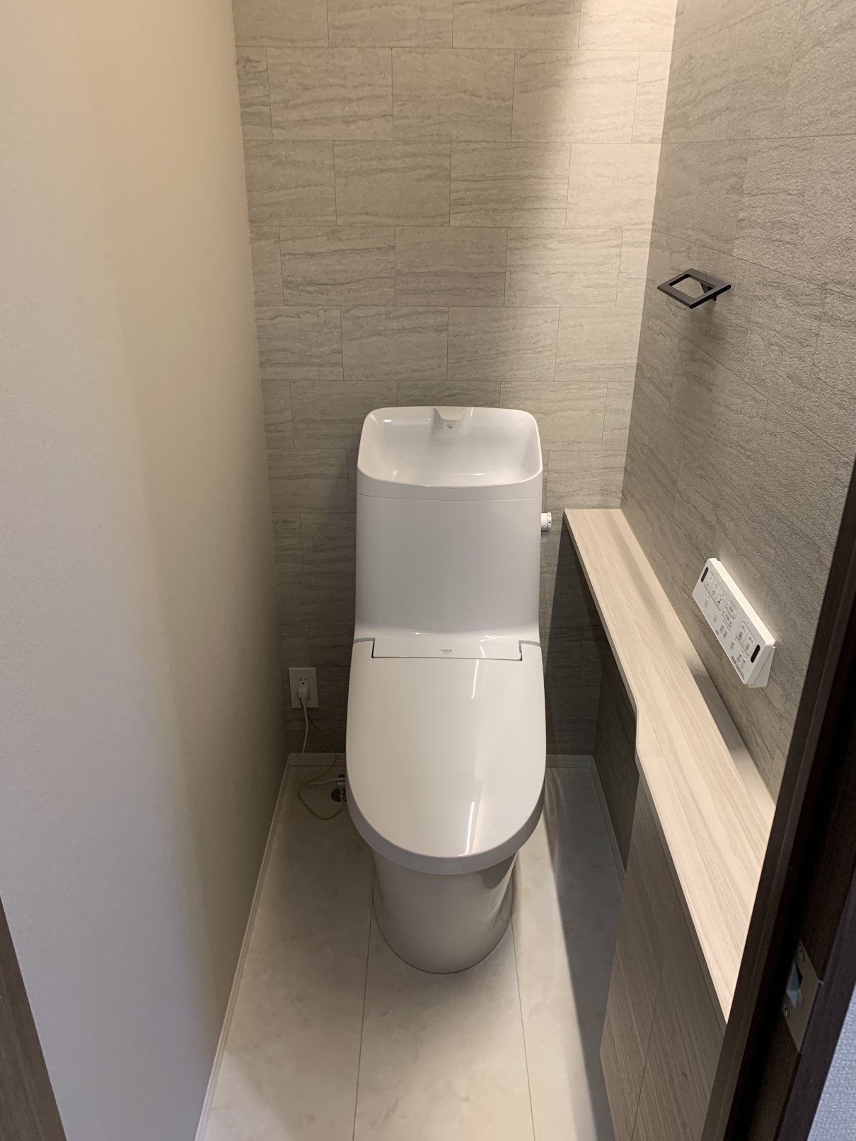 トイレ　温水洗浄便座付トイレ