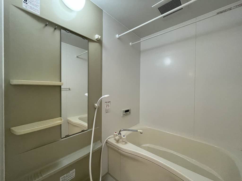 バス・シャワールーム　バスルーム