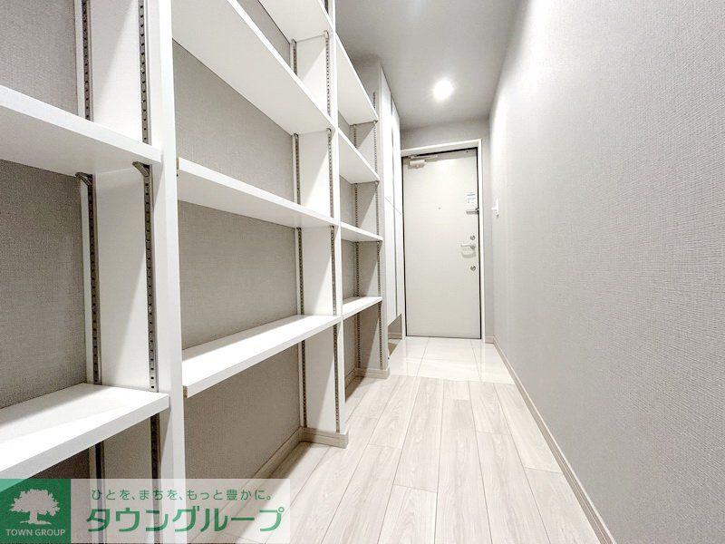 玄関　お部屋探しは株式会社　タウンハウジング　までお気軽にお問合…