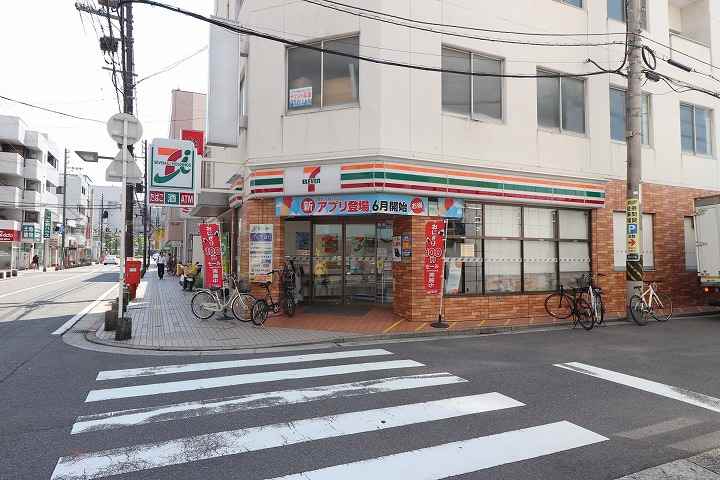 コンビニ　セブンイレブン（コンビニ）まで1112m