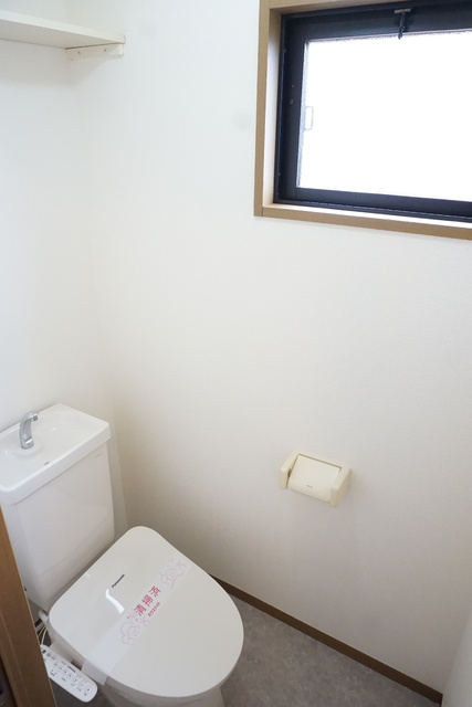 トイレ　清潔な洗浄機能付きのトイレ