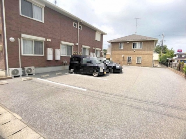 駐車場　駐車場２台無料。