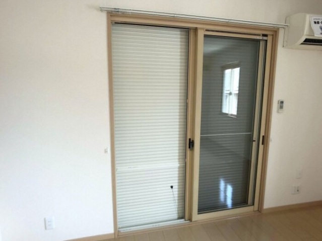 その他設備　シャッター雨戸で防犯対策。